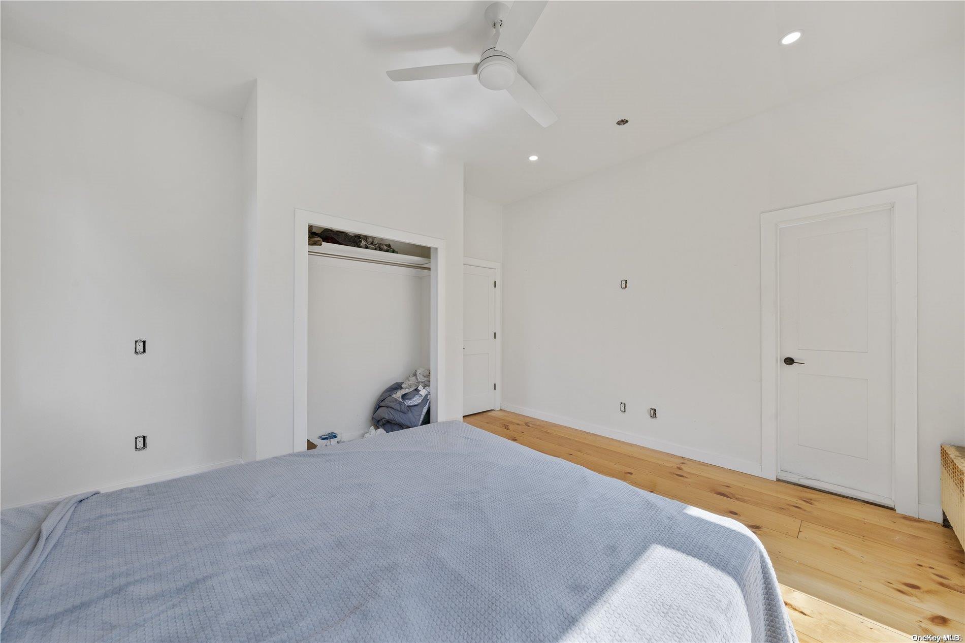 #15 photo, 4 Maple Street, ناسو Glenwood Landing , NY 11547