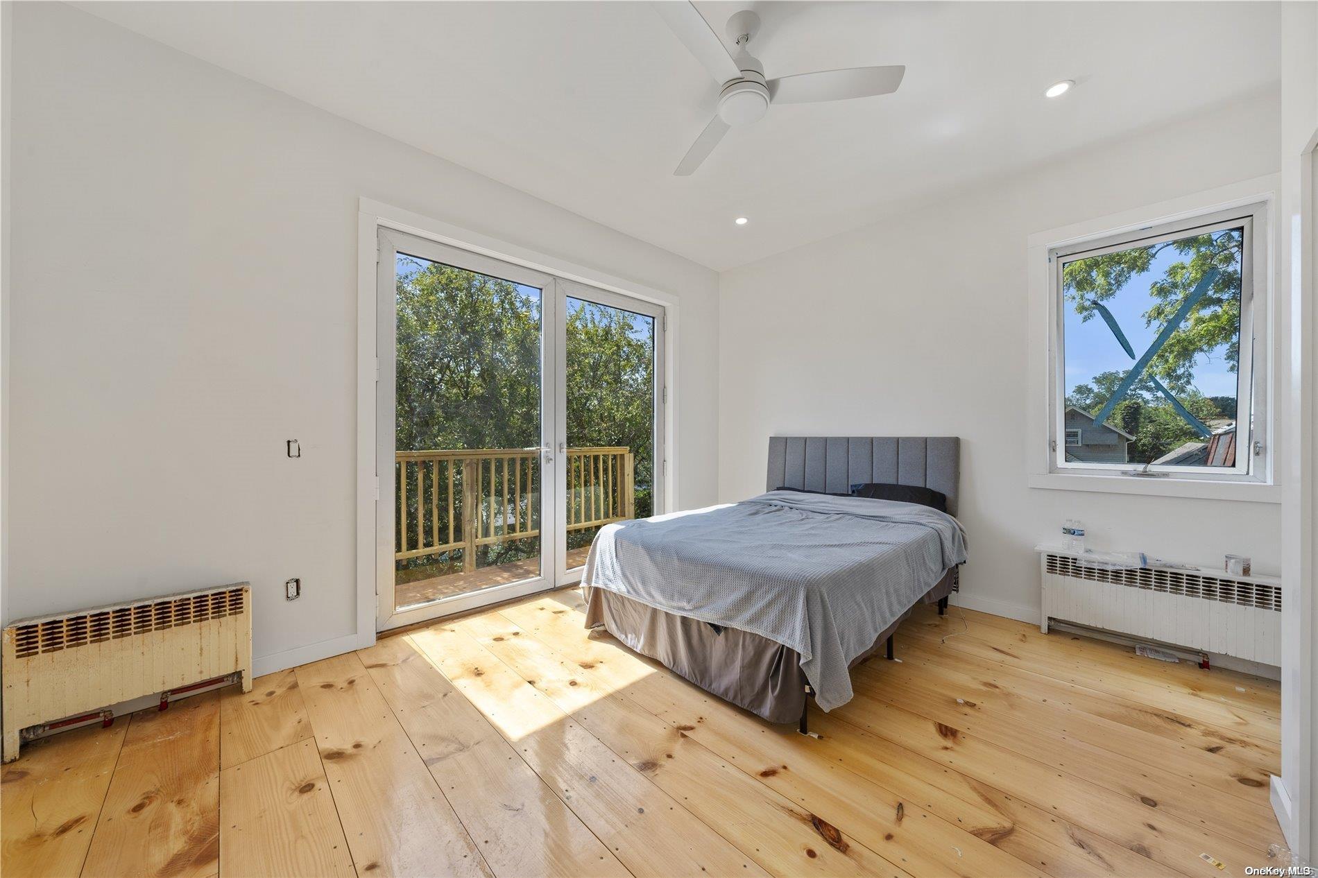 #17 photo, 4 Maple Street, ناسو Glenwood Landing , NY 11547