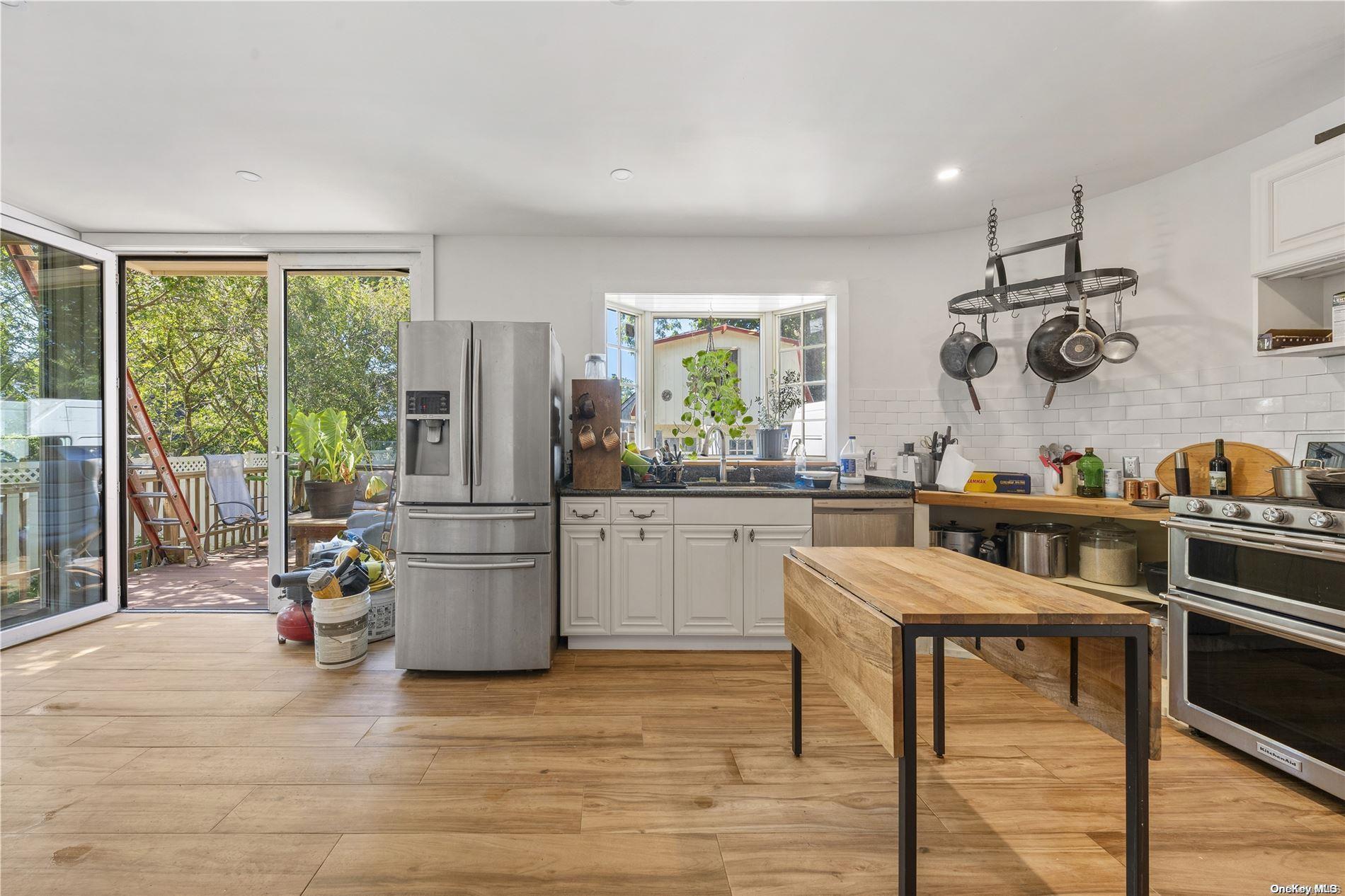 #5 photo, 4 Maple Street, ناسو Glenwood Landing , NY 11547