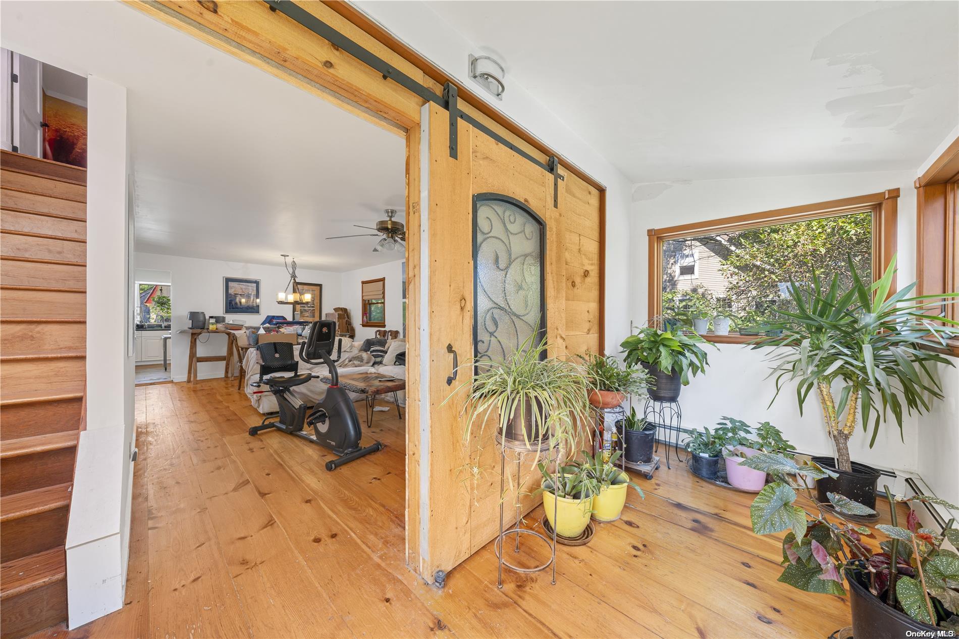 #7 photo, 4 Maple Street, ناسو Glenwood Landing , NY 11547