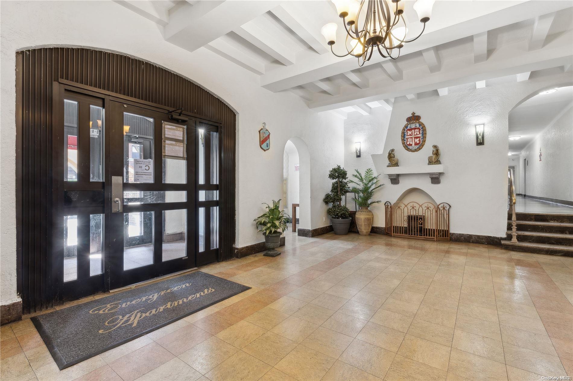 #8 photo, 37-21 80 Street, クイーンズ区 Jackson Heights , NY 11372