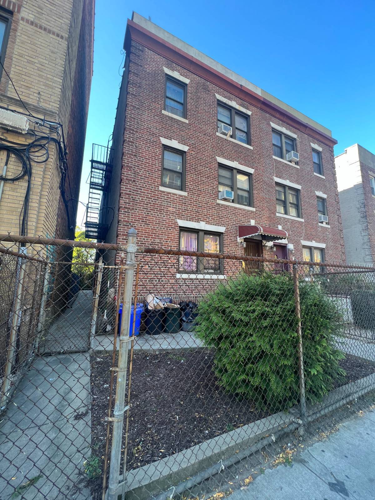 #3 photo, 688 Rogers Ave, ブルックリン区 Lefferts Garden , NY 11226