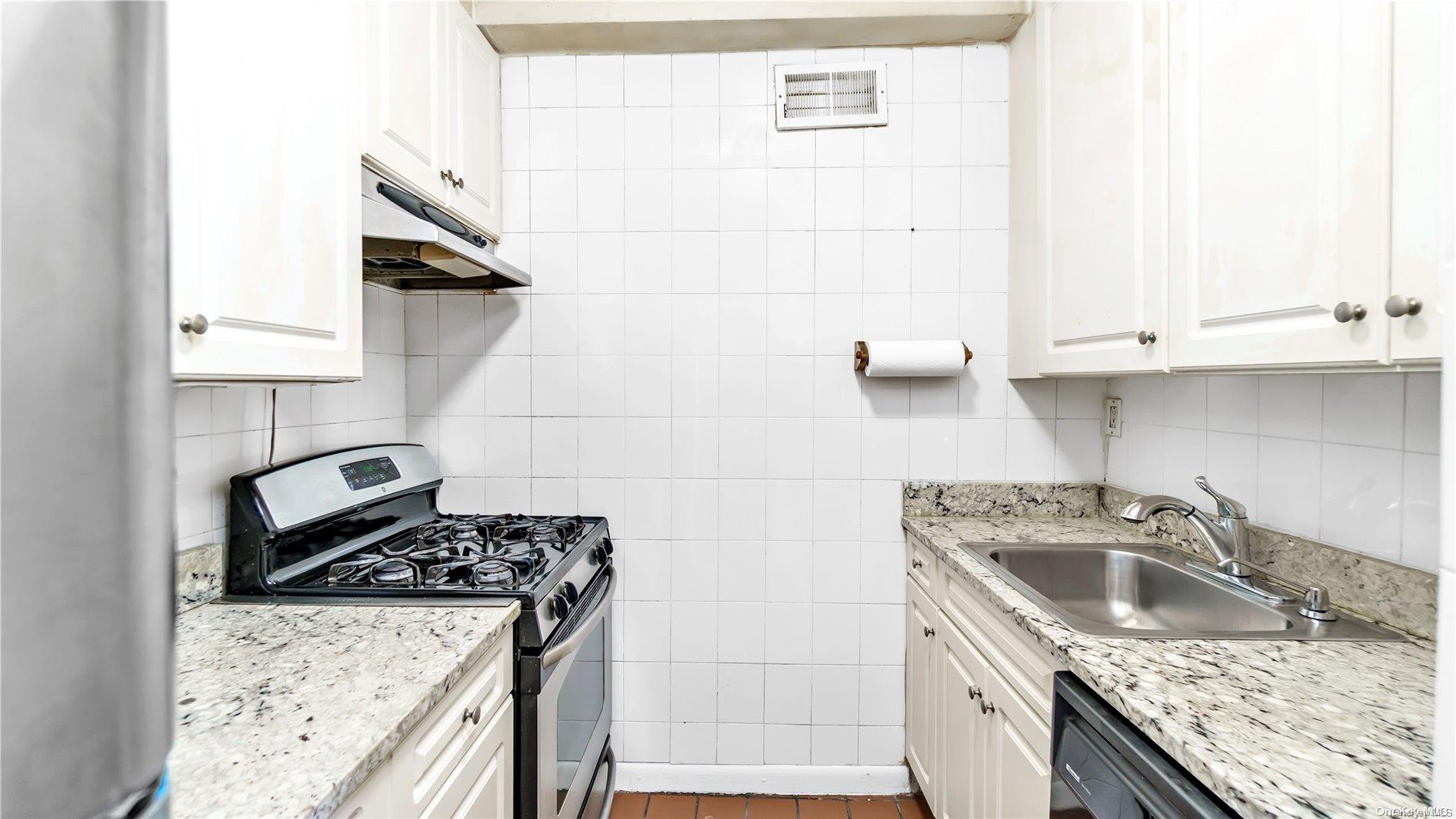 #11 photo, 2400 Johnson Avenue, ブロンクス区 Bronx , NY 10463