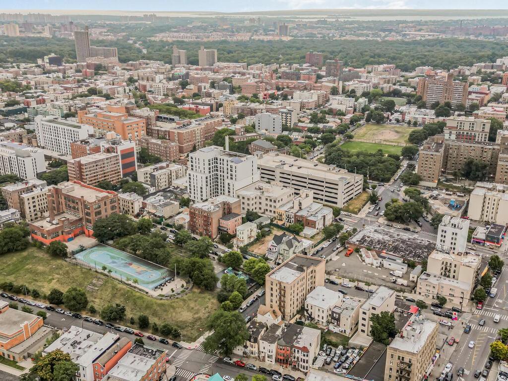 #2 photo, 2106 Washington Avenue, ブロンクス区 Bronx , NY 10457