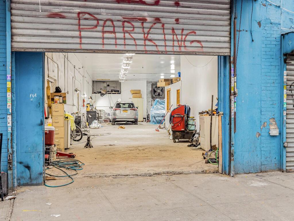 #4 photo, 2106 Washington Avenue, ブロンクス区 Bronx , NY 10457