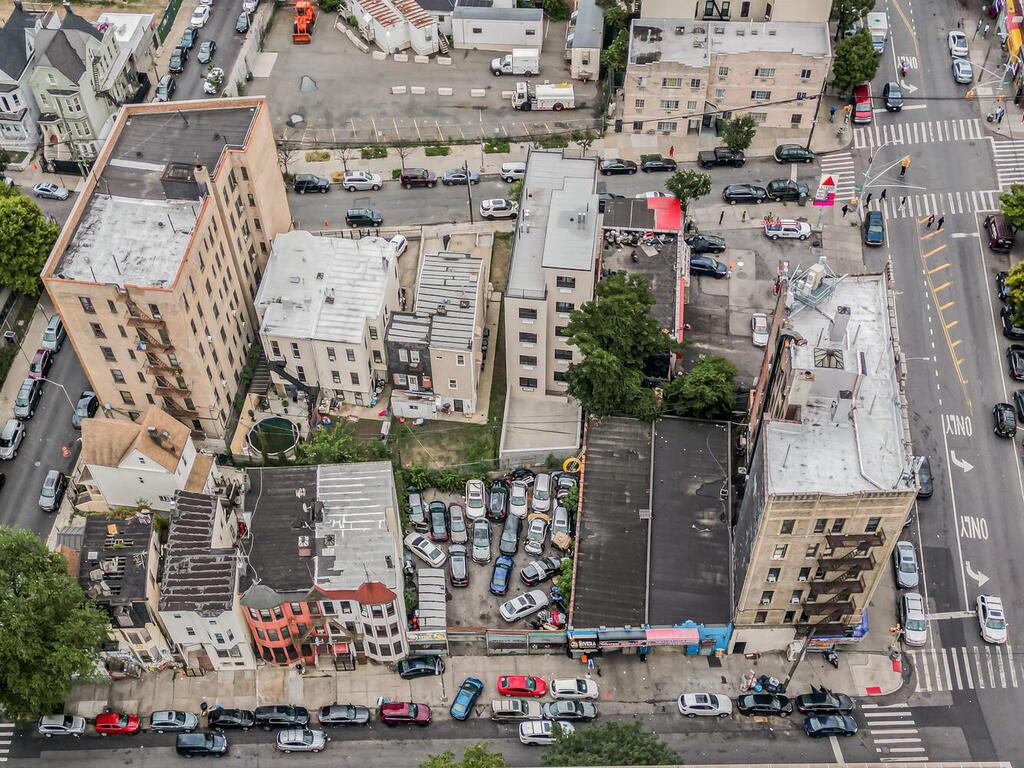 #9 photo, 2106 Washington Avenue, ブロンクス区 Bronx , NY 10457