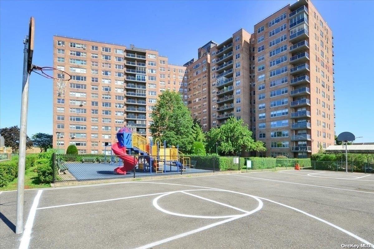 #17 photo, 61-20 Grand Central Parkway, クイーンズ区 Forest Hills , NY 11375