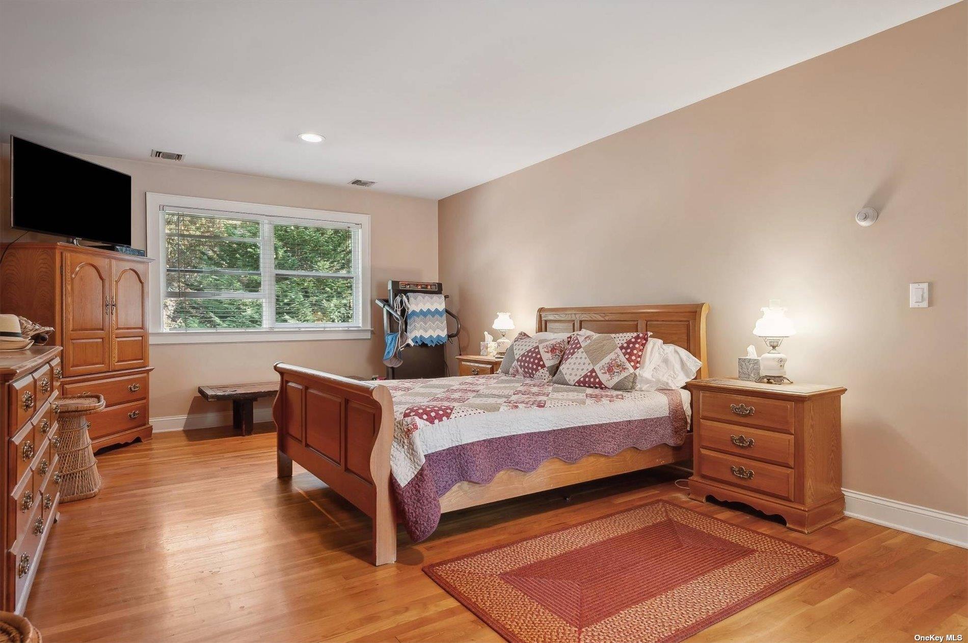 #13 photo, 67 Straight Path, サフォーク郡 Southampton , NY 11968