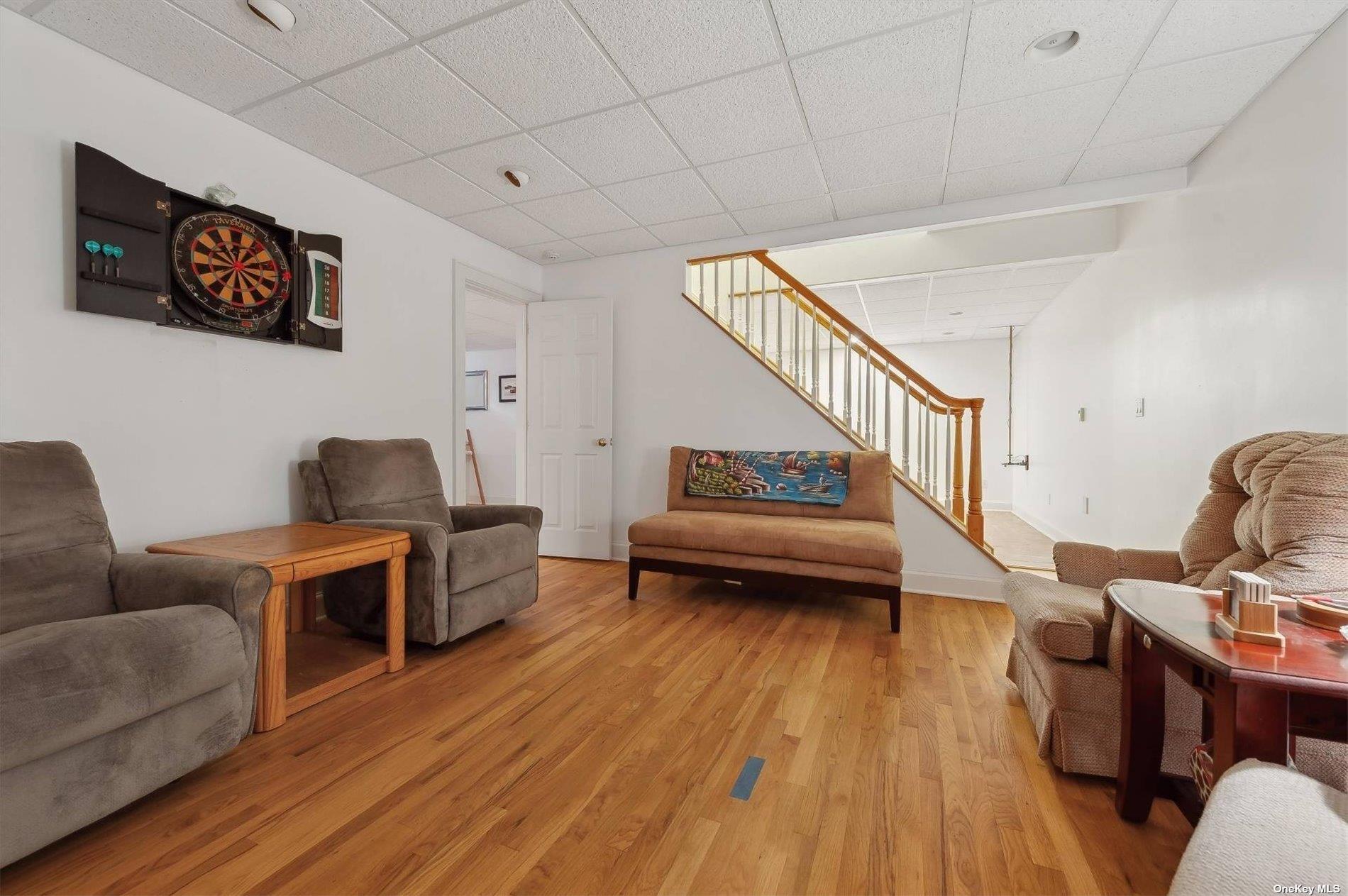 #16 photo, 67 Straight Path, サフォーク郡 Southampton , NY 11968