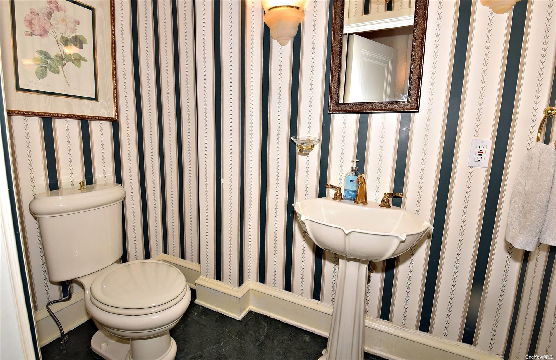 #13 photo, 539 Manhasset Woods Road, Manhasset , NY 11030