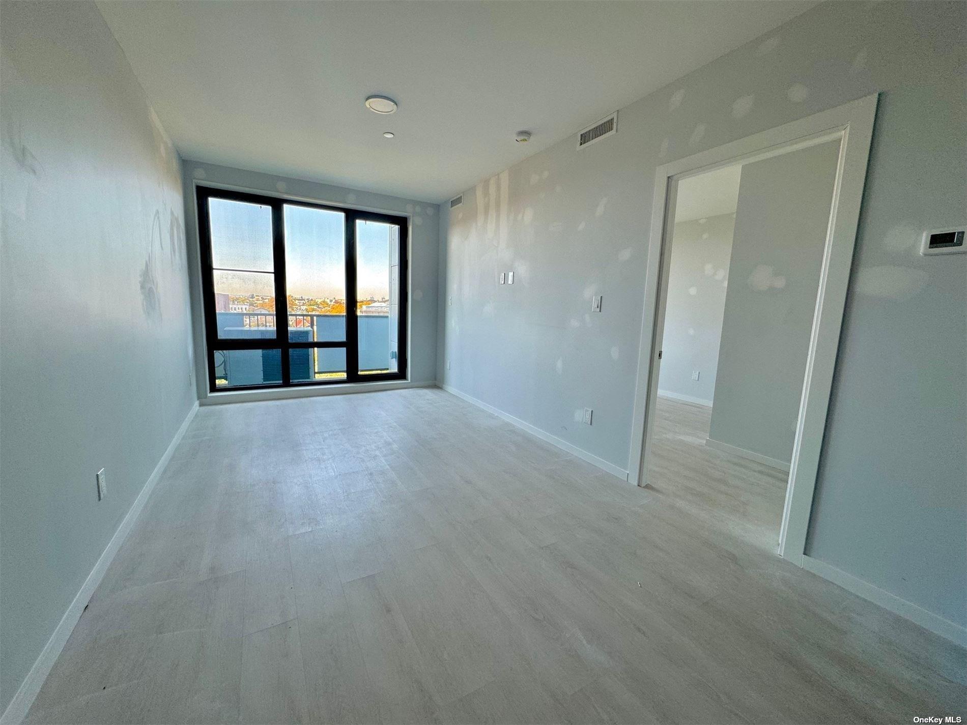 #4 photo, 571 Ocean Parkway, ブルックリン区 Brooklyn , NY 11218