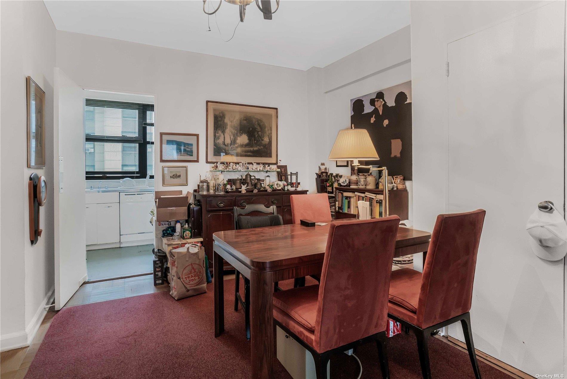 #7 photo, 98-22 63rd Drive, クイーンズ区 Rego Park , NY 11374