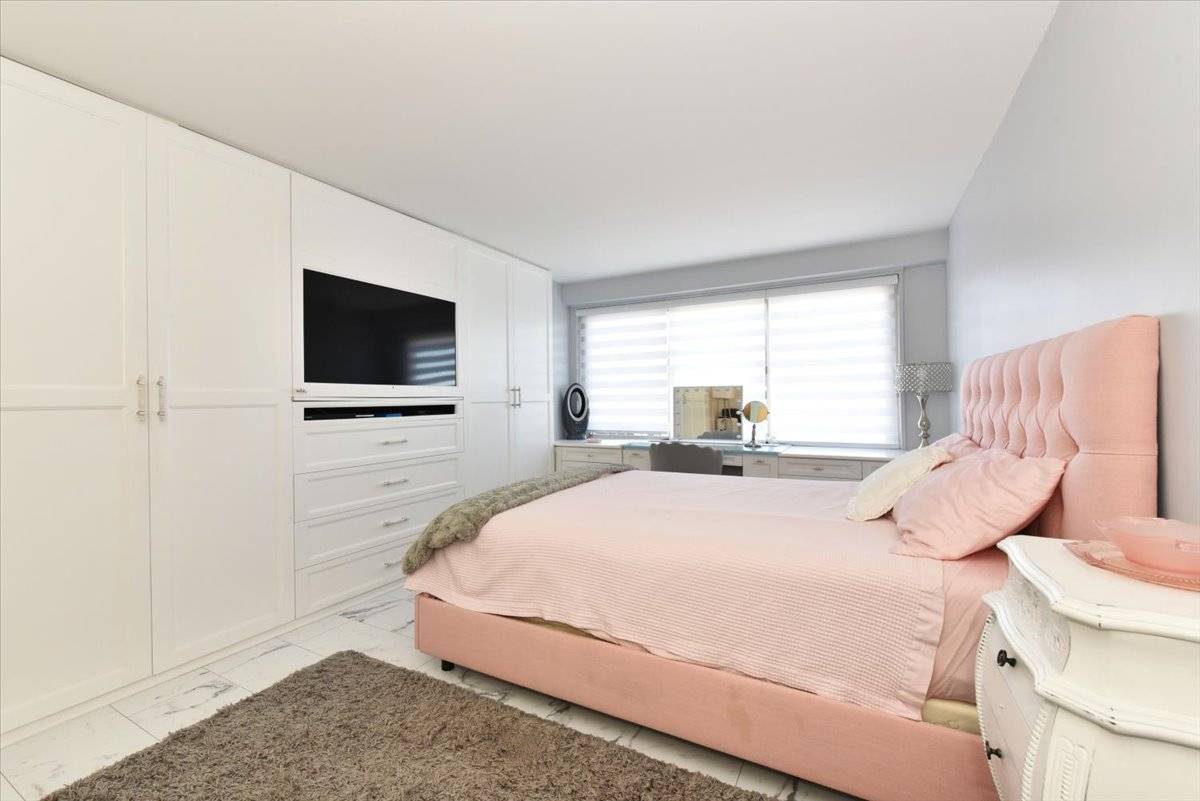 #13 photo, 18-15 215th street, #15H, Bayside , NY 11360