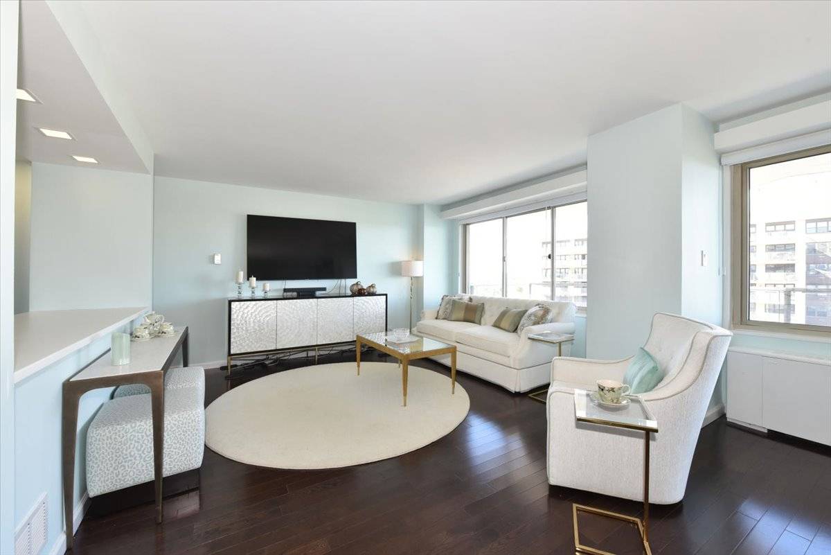 #3 photo, 18-15 215th street, #15H, Bayside , NY 11360