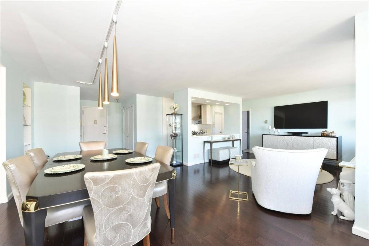 #6 photo, 18-15 215th street, #15H, Bayside , NY 11360