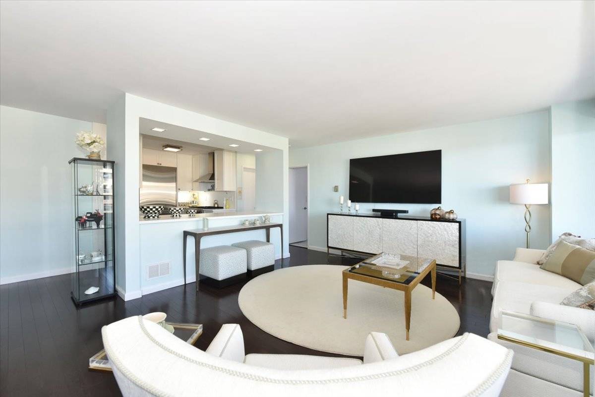 #8 photo, 18-15 215th street, #15H, Bayside , NY 11360