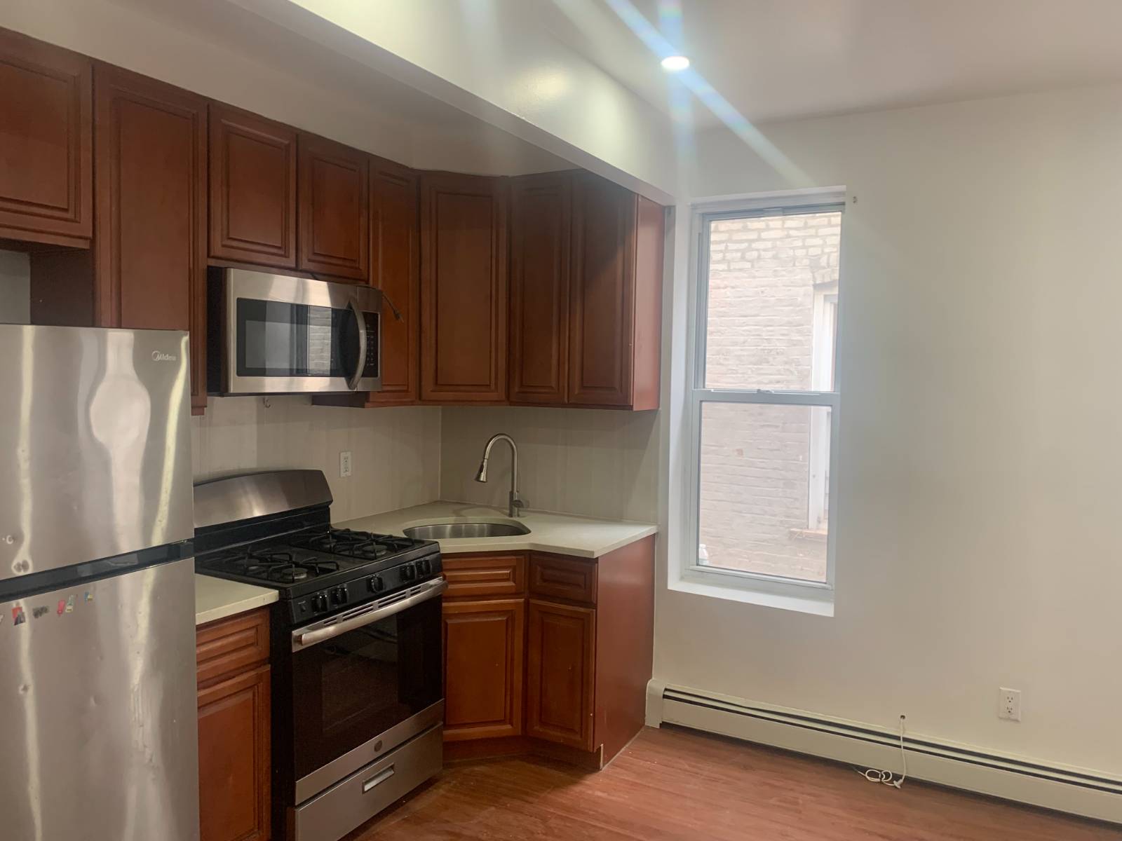 #13 photo, 576 Williams Ave, ブルックリン区 Brooklyn , NY 11207