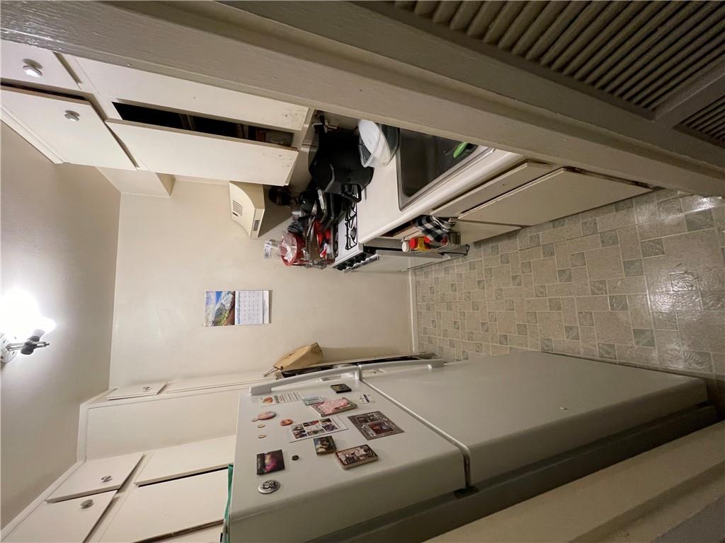 #3 photo, 3184 Grand Concourse, ブロンクス区 Bronx , NY 10458