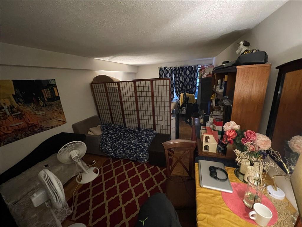 #6 photo, 3184 Grand Concourse, ブロンクス区 Bronx , NY 10458