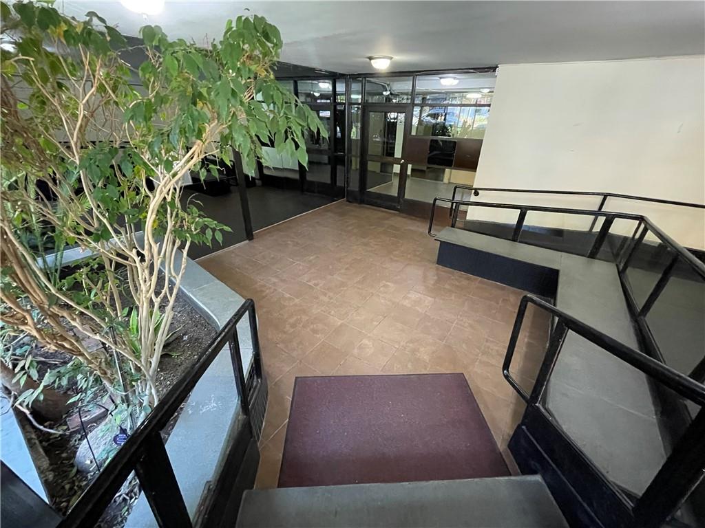 #2 photo, 3184 Grand Concourse, ブロンクス区 Bronx , NY 10458