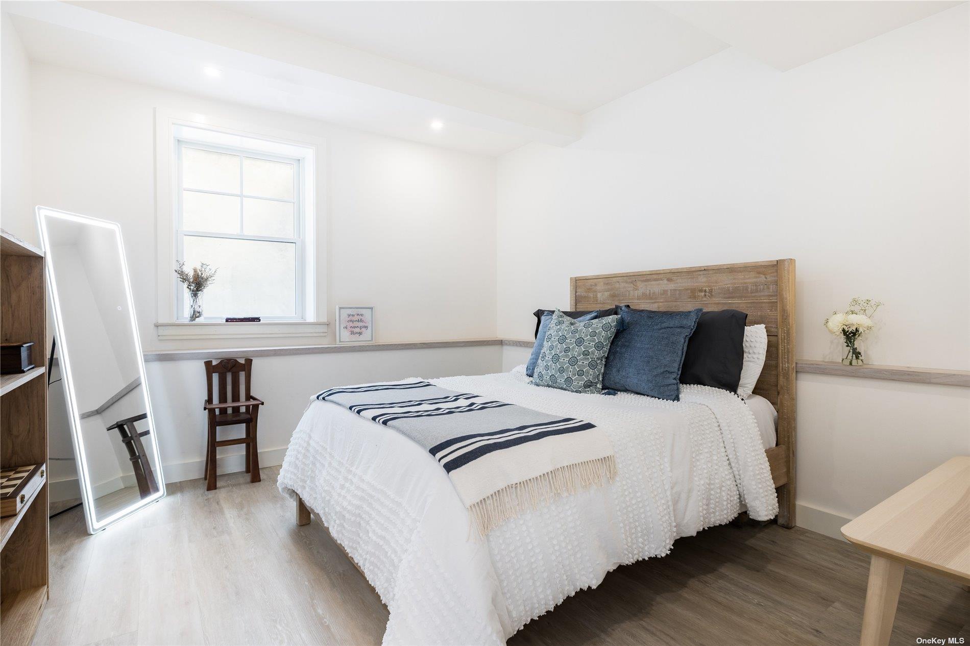 #14 photo, 69 School Street, サフォーク郡 Hampton Bays , NY 11946