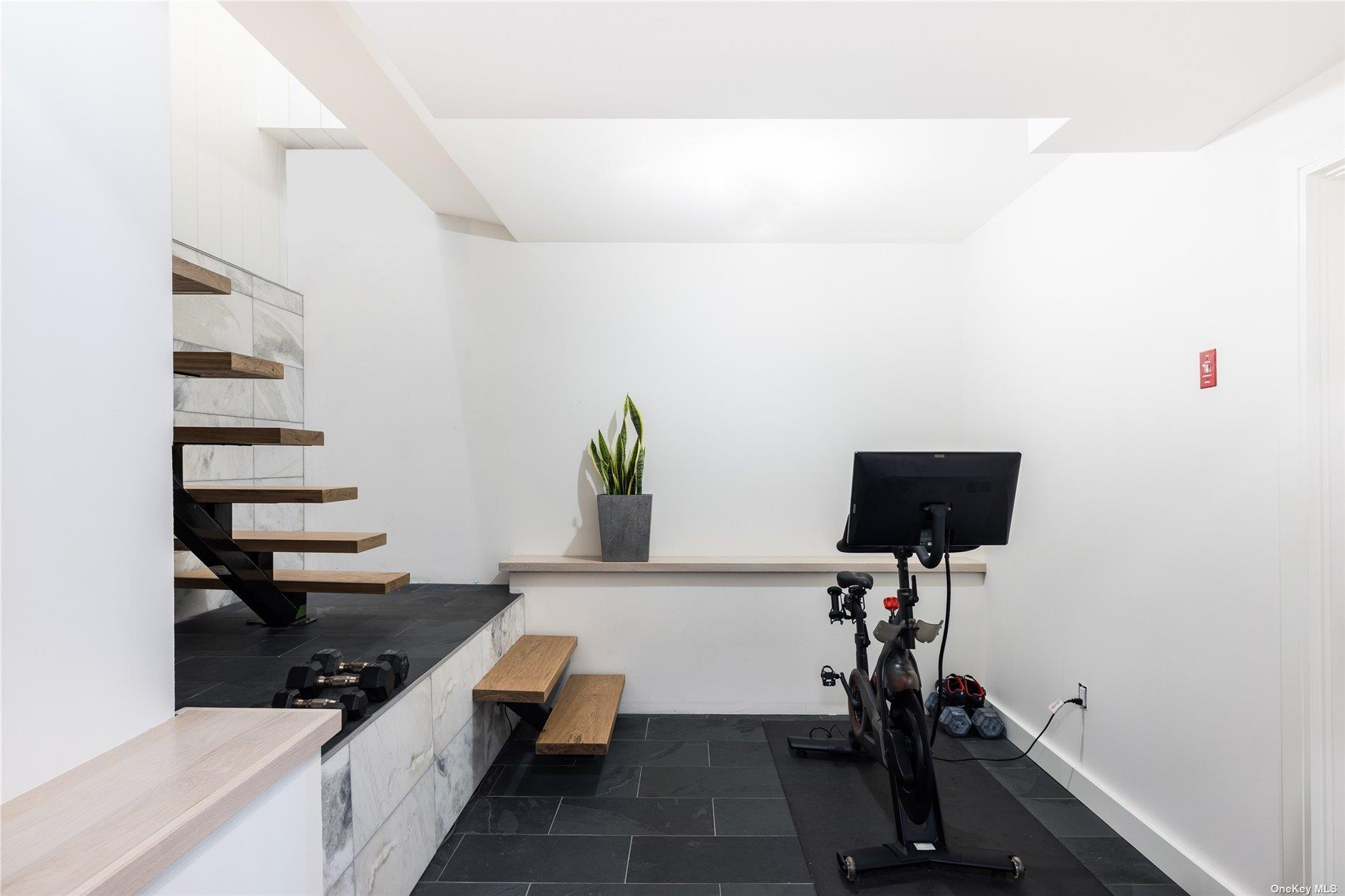 #17 photo, 69 School Street, サフォーク郡 Hampton Bays , NY 11946