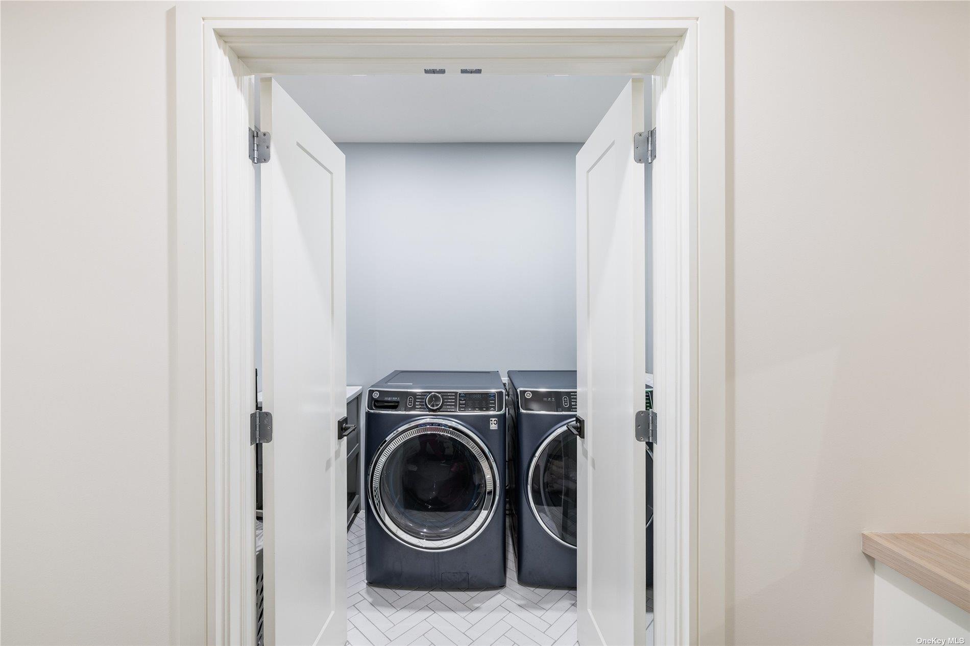 #18 photo, 69 School Street, サフォーク郡 Hampton Bays , NY 11946