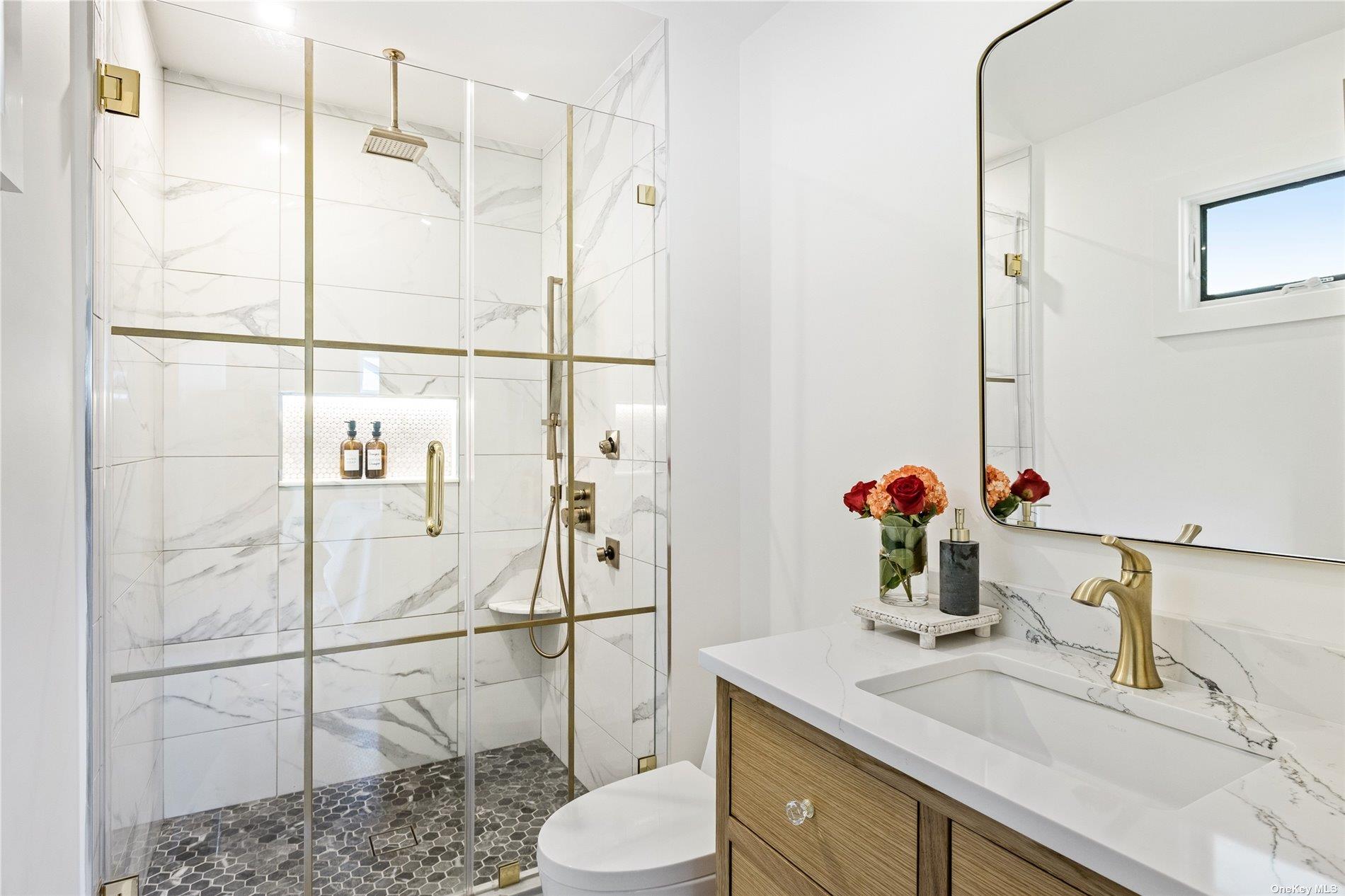 #8 photo, 69 School Street, サフォーク郡 Hampton Bays , NY 11946