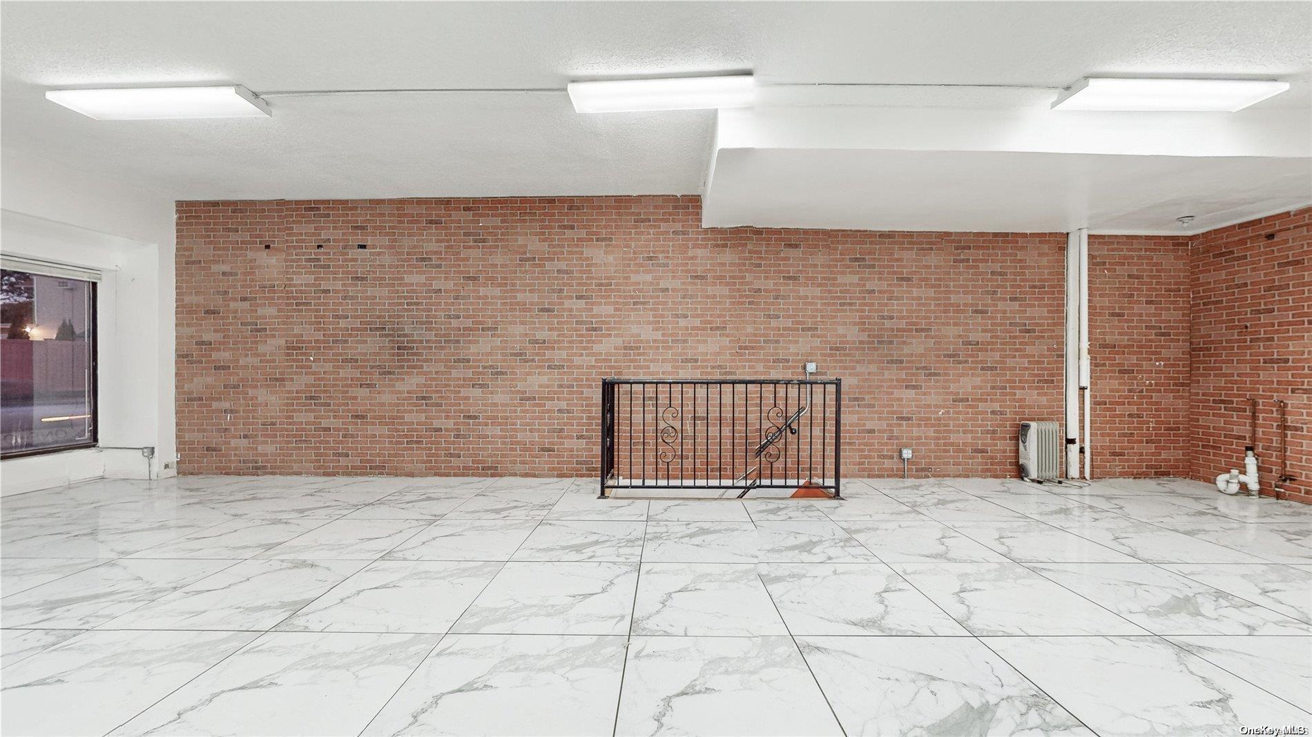 #3 photo, 85 Ocean Avenue, ナッソー郡 Valley Stream , NY 11580