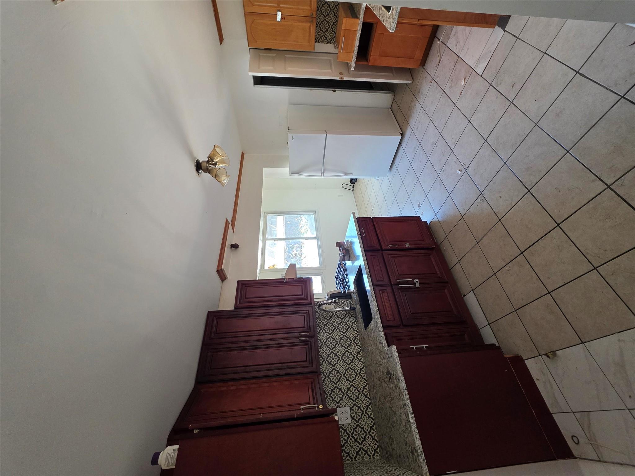 #8 photo, 100-15 40th Road, クイーンズ区 Corona , NY 11368