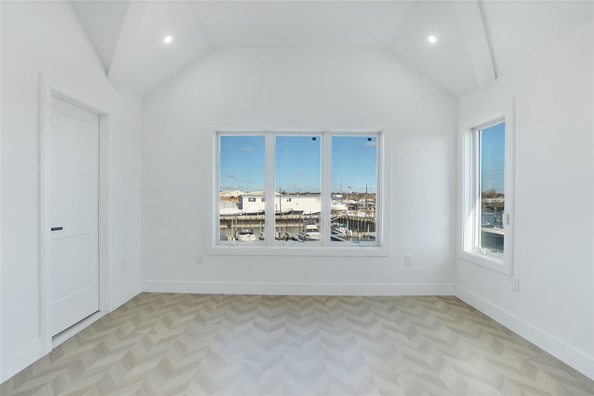 #20 photo, 14 James Street, East Rockaway , NY 11518