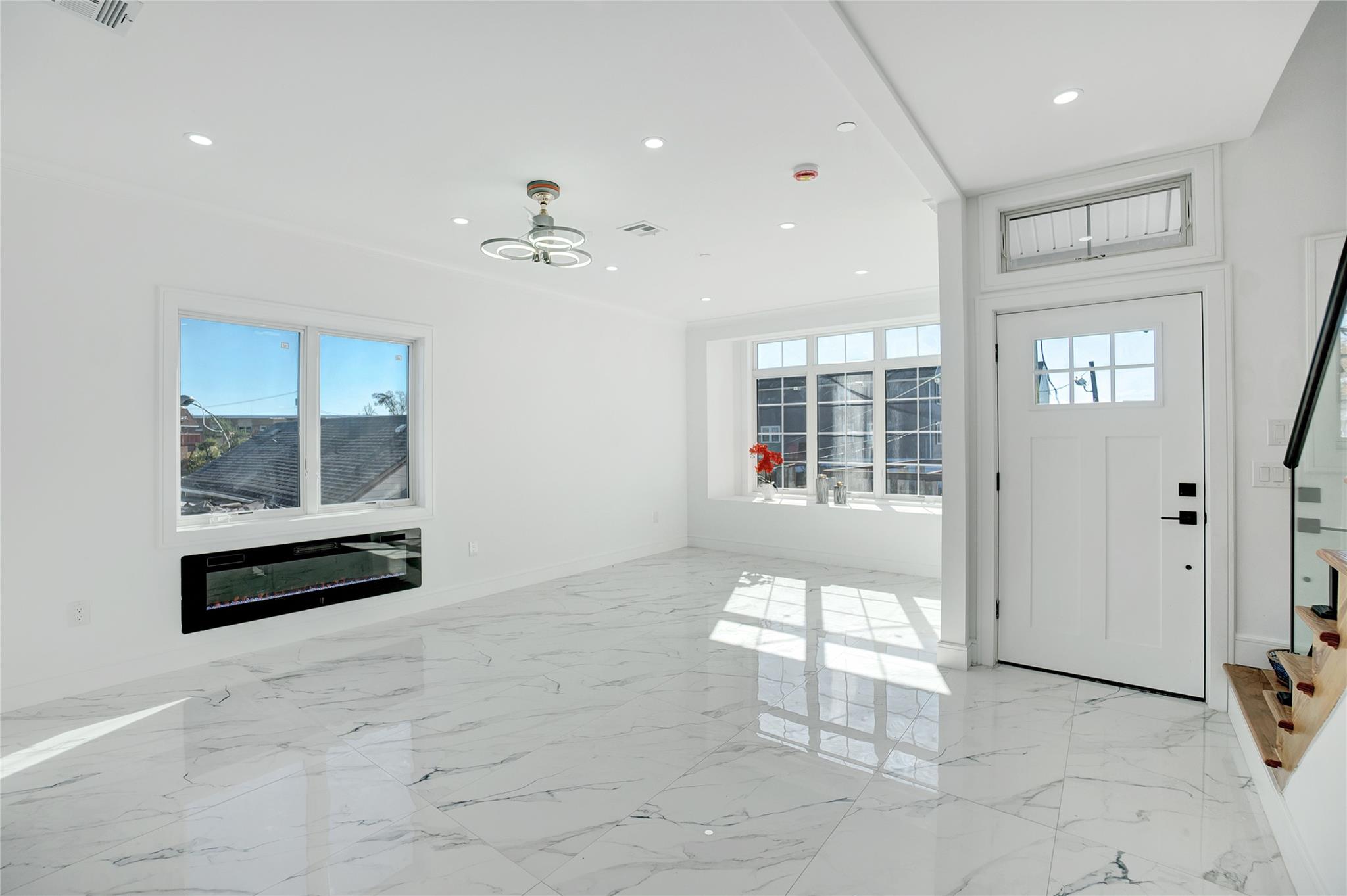 #4 photo, 14 James Street, East Rockaway , NY 11518