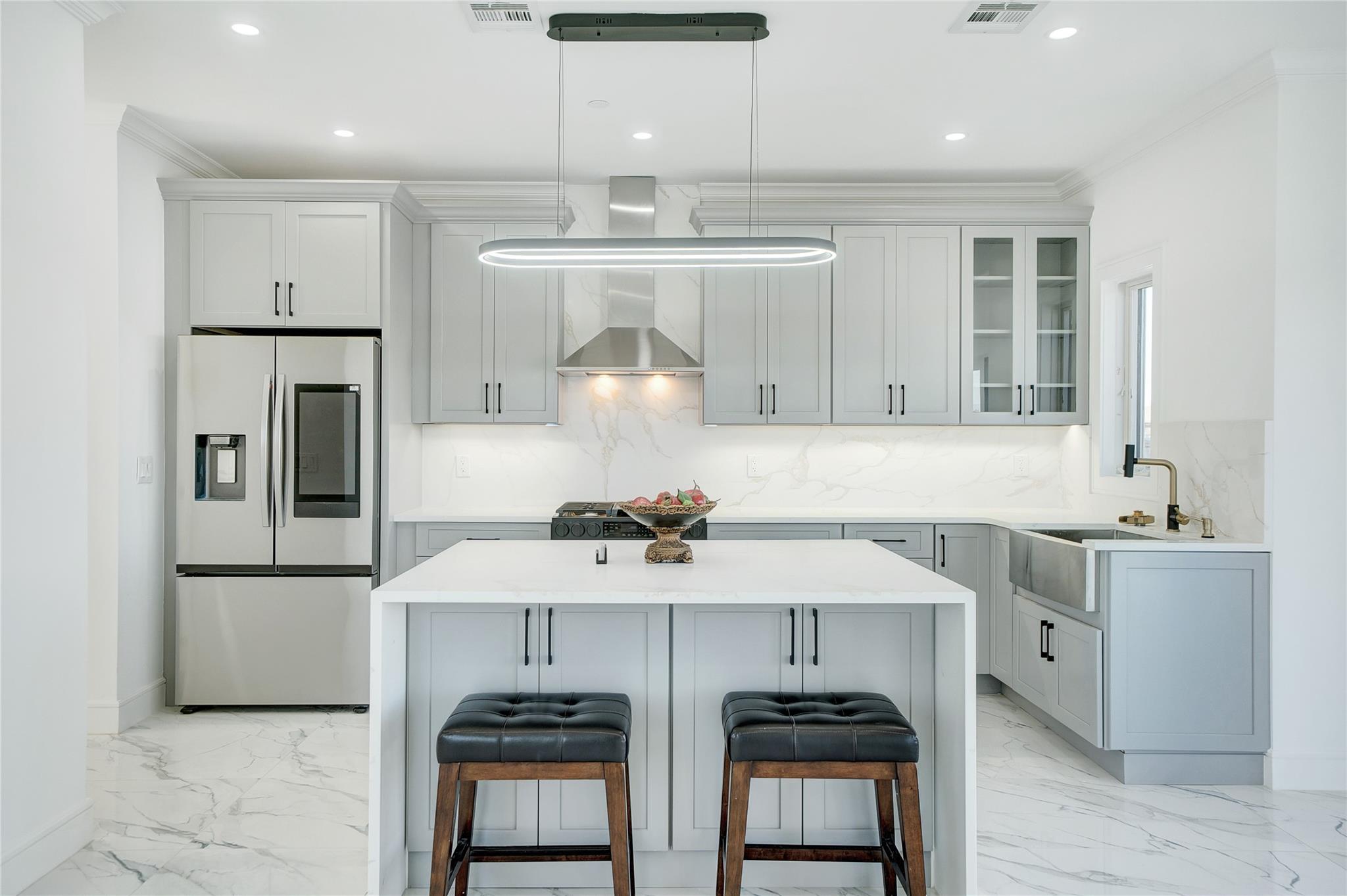 #7 photo, 14 James Street, East Rockaway , NY 11518