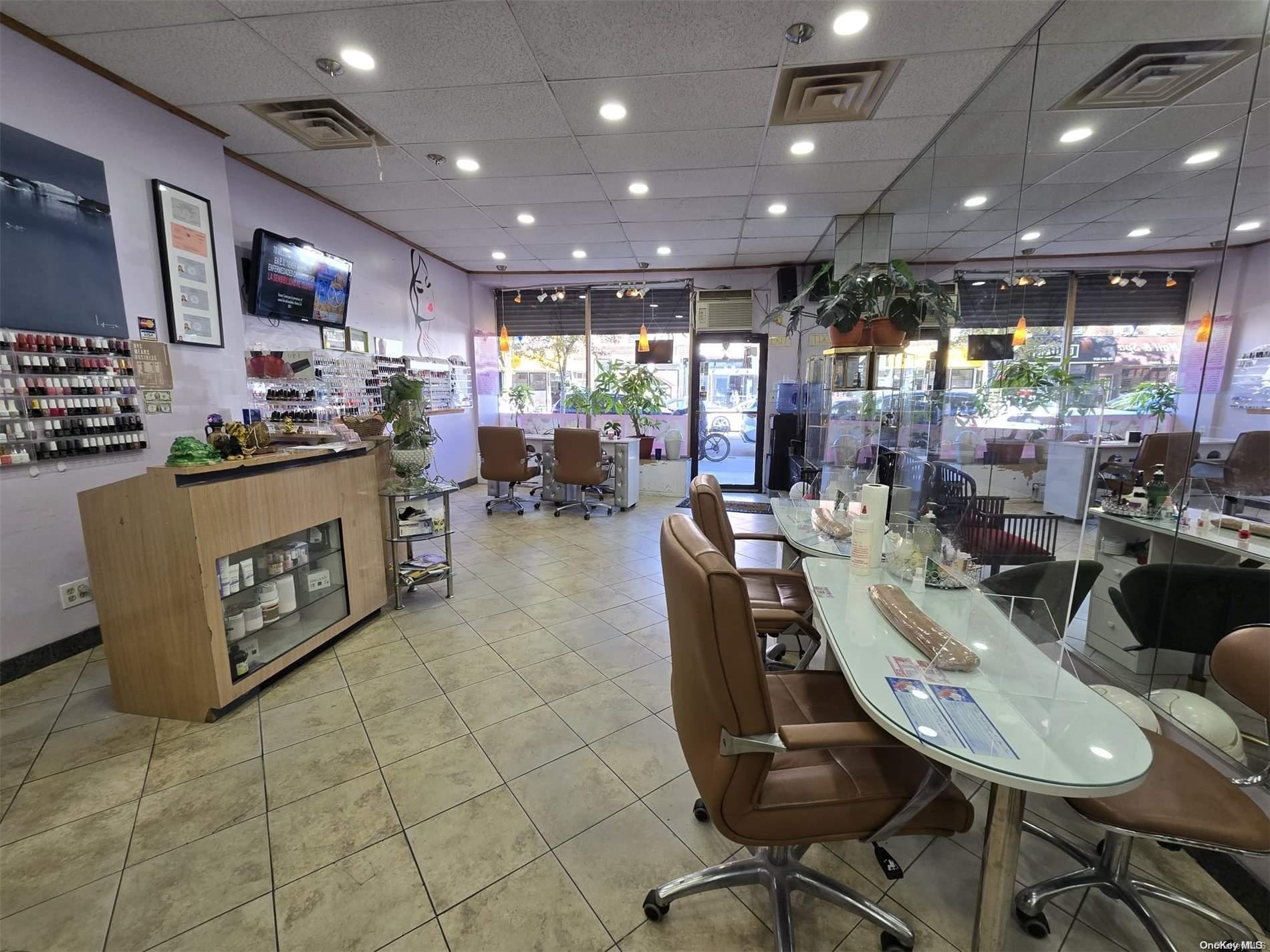 #7 photo, 36-14 Ditmars Boulevard, Astoria , NY 11105