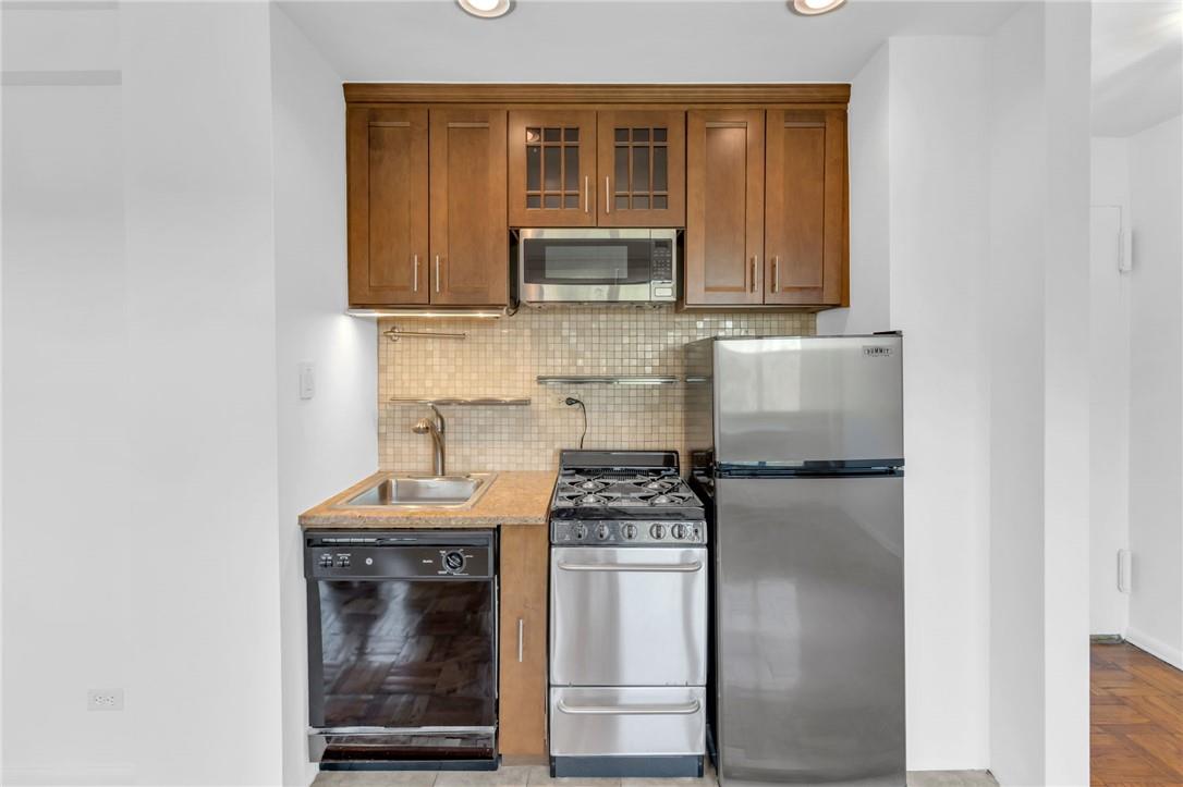 #10 photo, 3935 Blackstone Avenue, ブロンクス区 Bronx , NY 10471