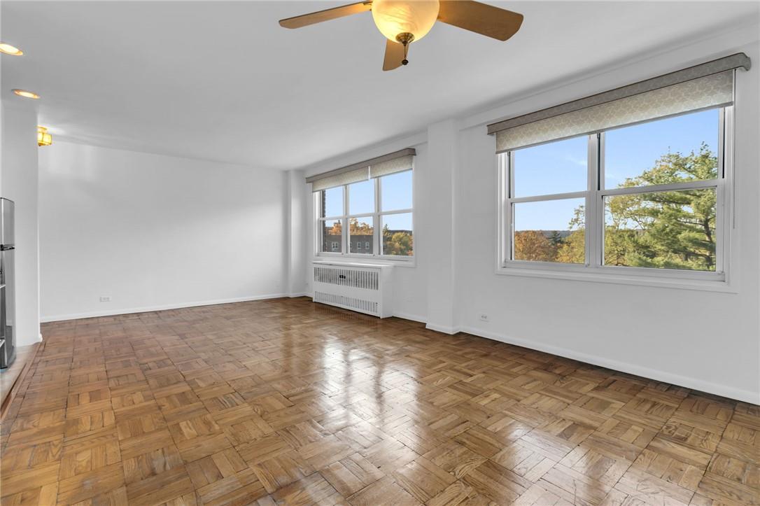 #3 photo, 3935 Blackstone Avenue, ブロンクス区 Bronx , NY 10471