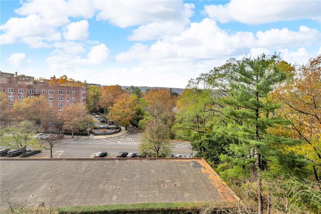 #4 photo, 3935 Blackstone Avenue, ブロンクス区 Bronx , NY 10471