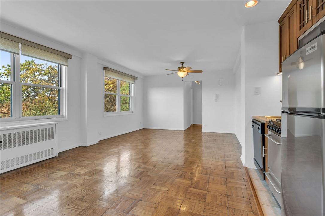 #7 photo, 3935 Blackstone Avenue, ブロンクス区 Bronx , NY 10471