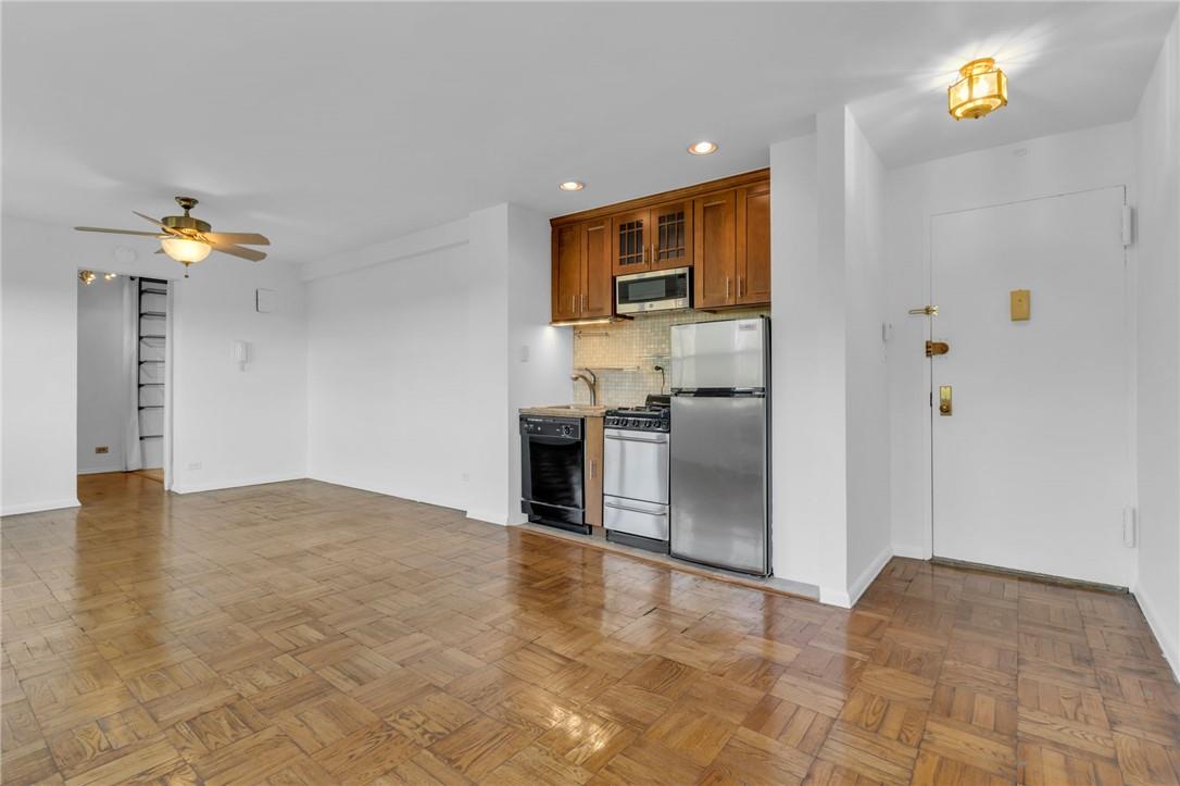 #9 photo, 3935 Blackstone Avenue, ブロンクス区 Bronx , NY 10471