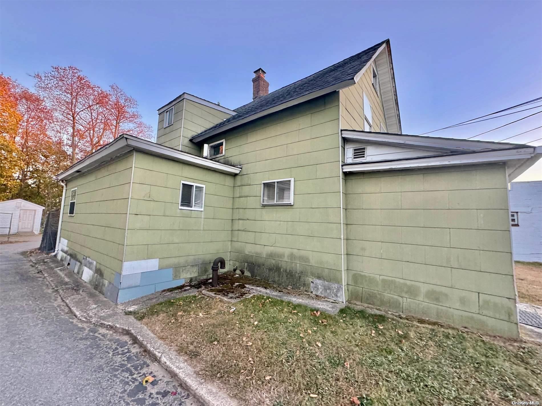 #12 photo, 241,247+ Albany Avenue, サフォーク郡 Amityville , NY 11701