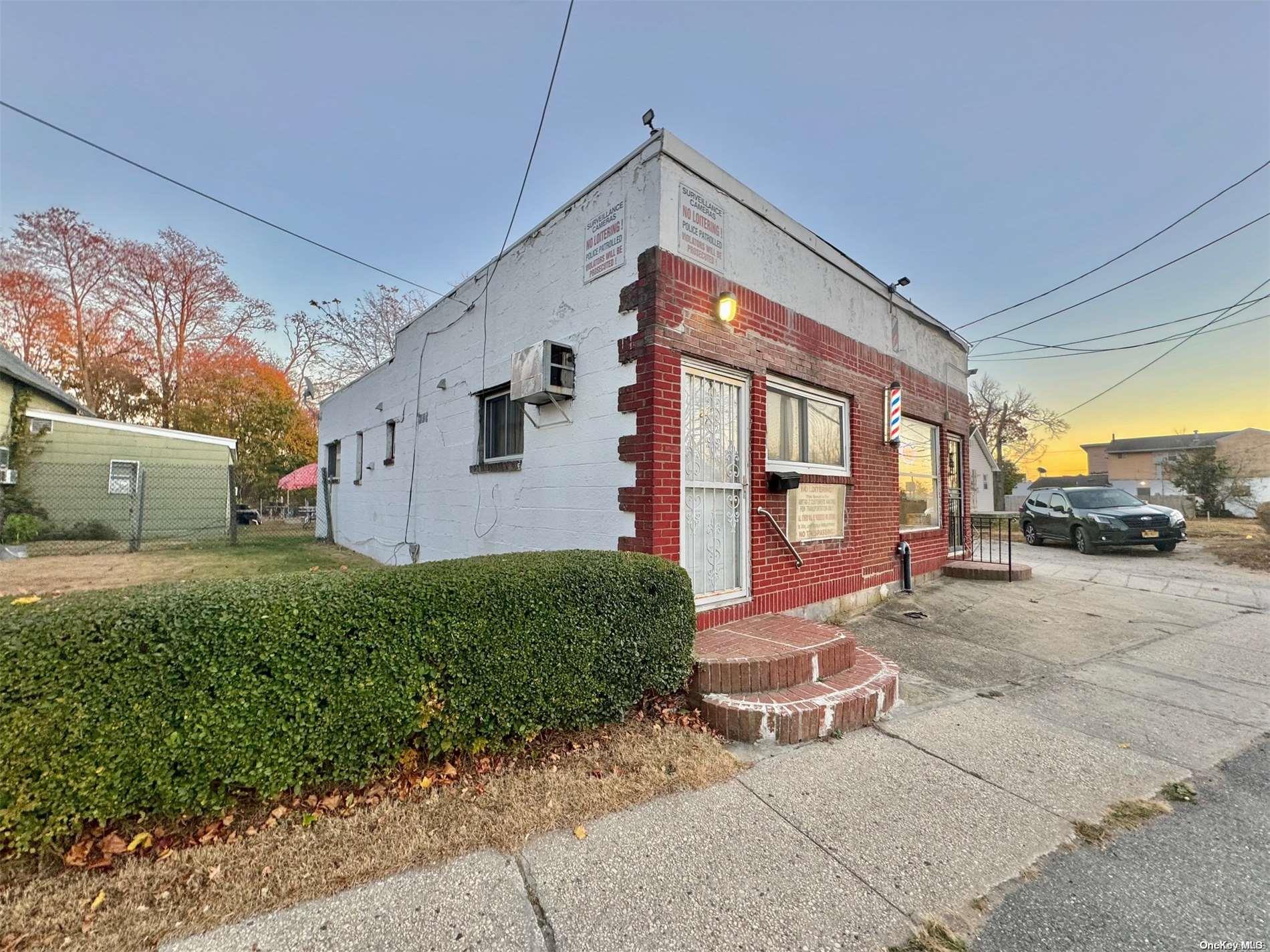 #16 photo, 241,247+ Albany Avenue, サフォーク郡 Amityville , NY 11701
