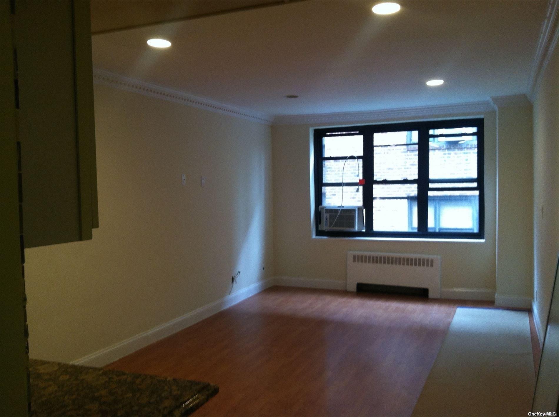 #5 photo, 15 Canterbury, ナッソー郡 Great Neck Plaza , NY 11021