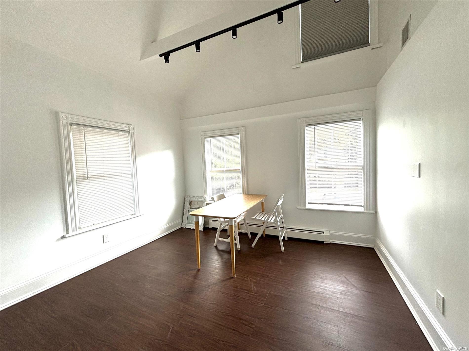 #3 photo, 1433 Old Northern Boulevard, ナッソー郡 Roslyn , NY 11576