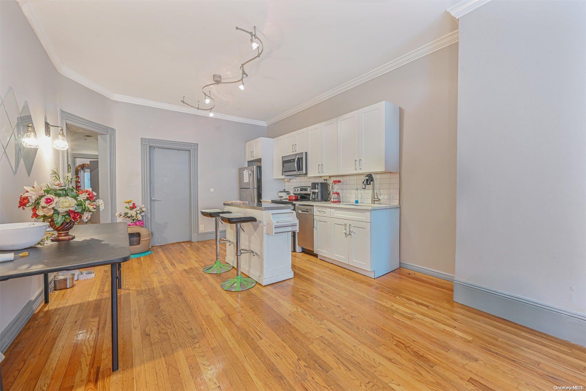 #2 photo, 3104 Snyder Avenue, ブルックリン区 Brooklyn , NY 11226