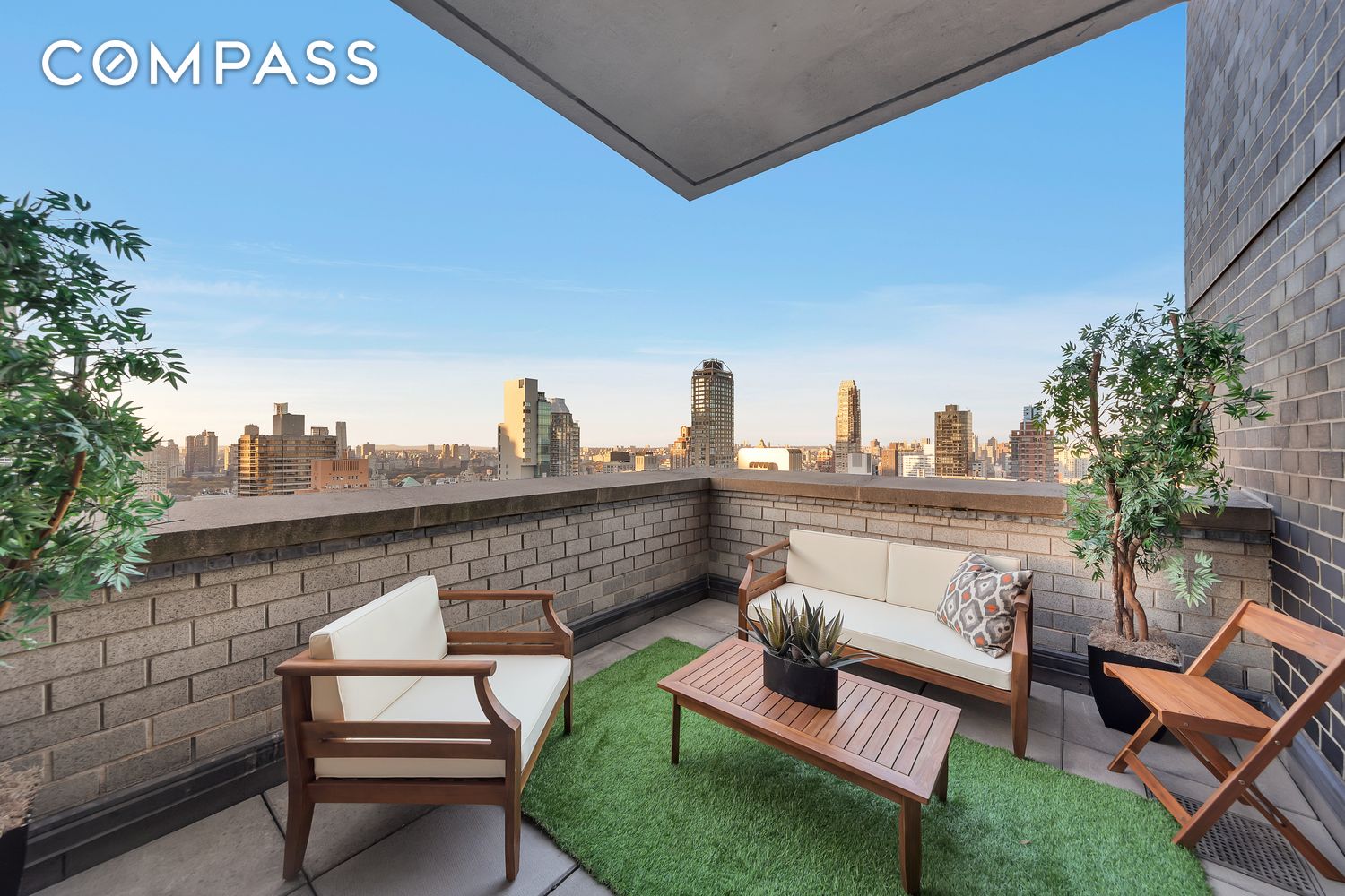 #1 photo, 303 E 60th Street, Upper East Side , NY 10022