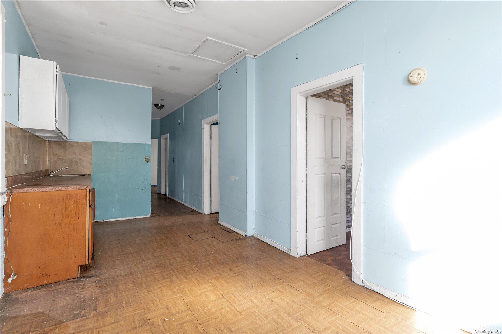 #14 photo, 111-24 Northern Boulevard, クイーンズ区 Corona , NY 11368