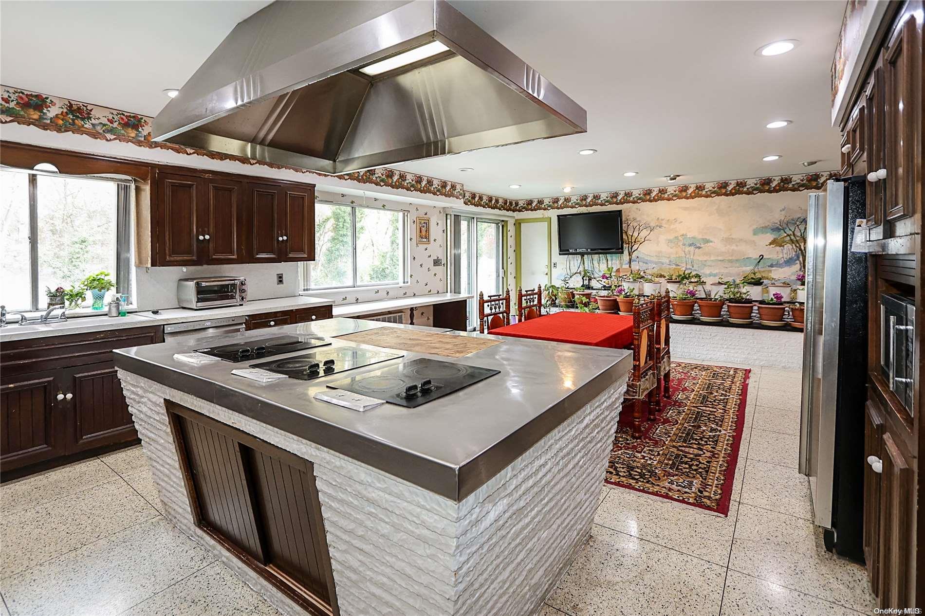 #13 photo, 20 Rolling Hill Road, ナッソー郡 Old Westbury , NY 11568