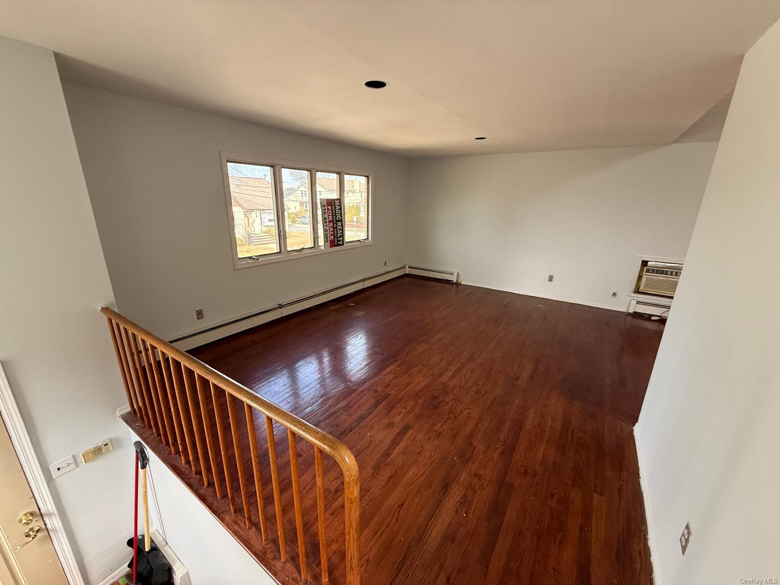 #12 photo, 51 Manor Road, 롱 아일랜드 Valley Stream , NY 11580