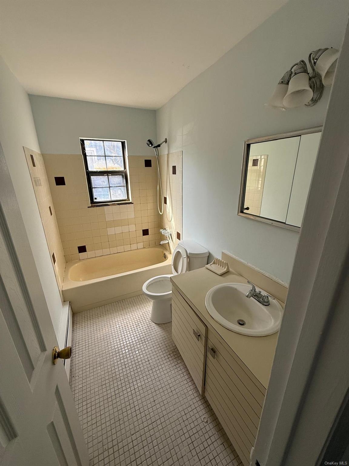 #15 photo, 51 Manor Road, 롱 아일랜드 Valley Stream , NY 11580