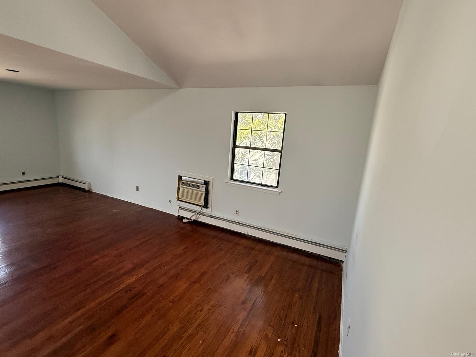 #8 photo, 51 Manor Road, 롱 아일랜드 Valley Stream , NY 11580